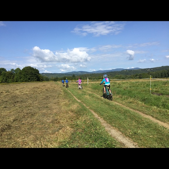 Meet your Posher, Nicole - Picture 1 of 1